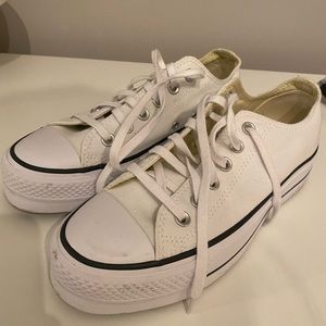 Woman Size 7 Platform White Converse - Chuck Taylor